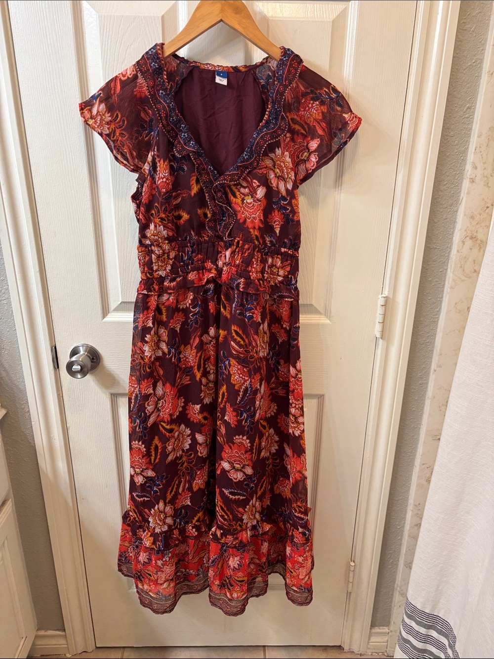Old Navy Boho Peasant Burgundy Floral Midi/Maxi Dress with V-Neck Size Small